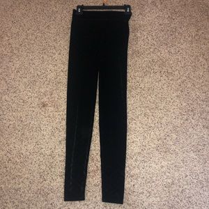 Pink velvety leggings with chevron pattern